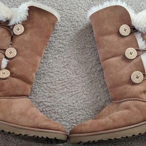 Women's Bailey Button Triplet UGG Boots